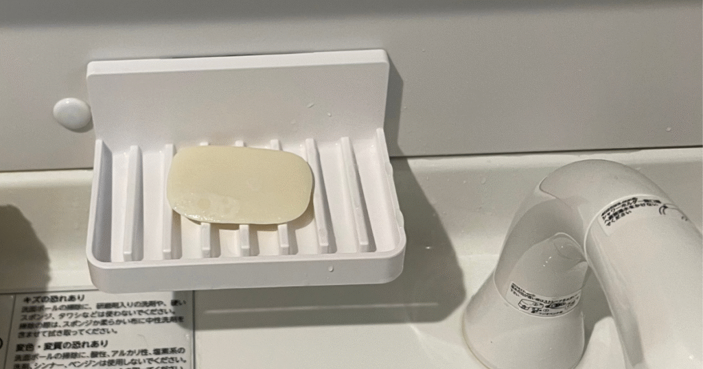 洗面台に取り付けた石けん置き